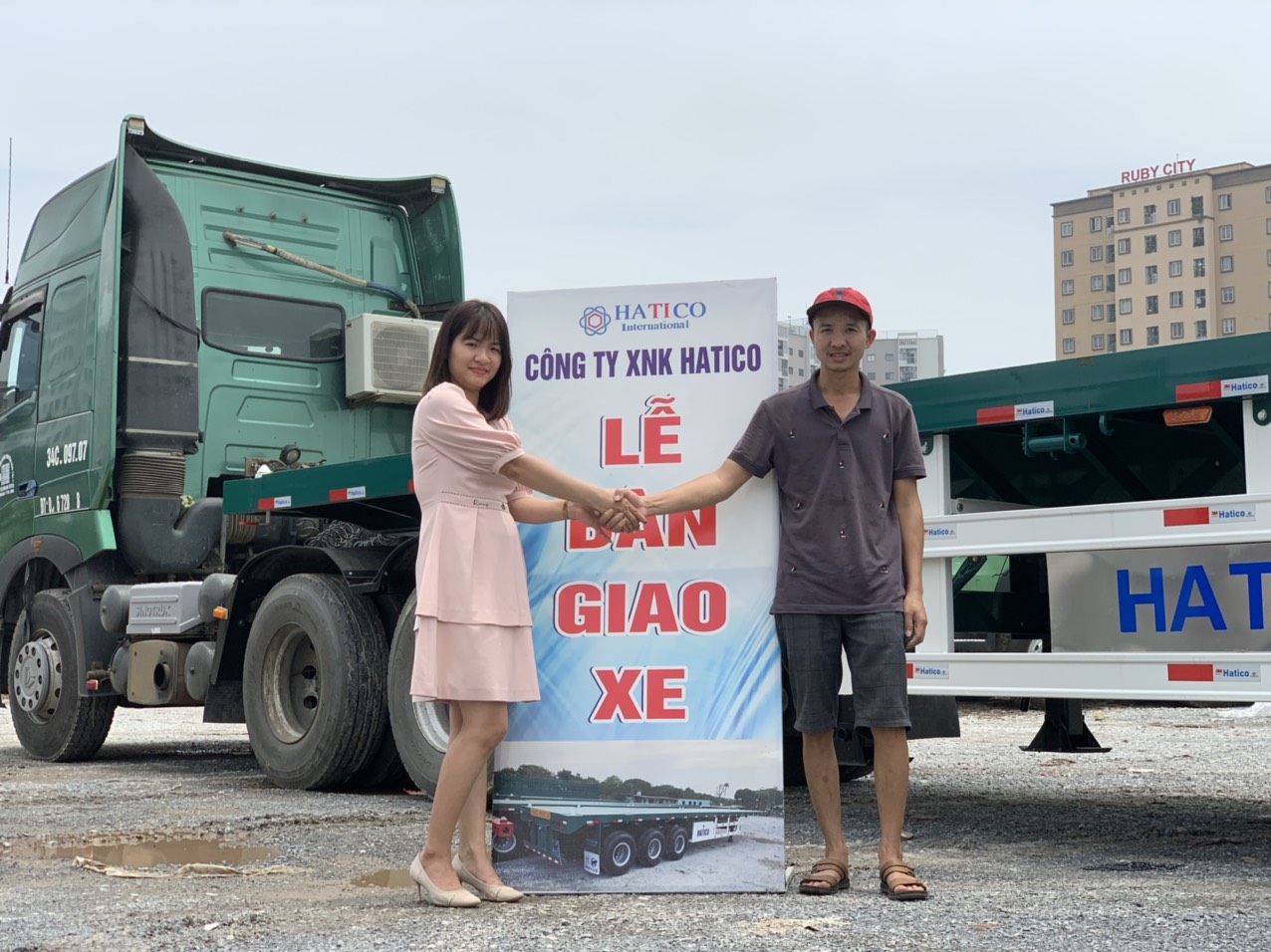 Các tổ chức tài chính thường đưa ra các chương trình vay mua rơ mooc với mức lãi suất hấp dẫn để khách hàng lựa chọn